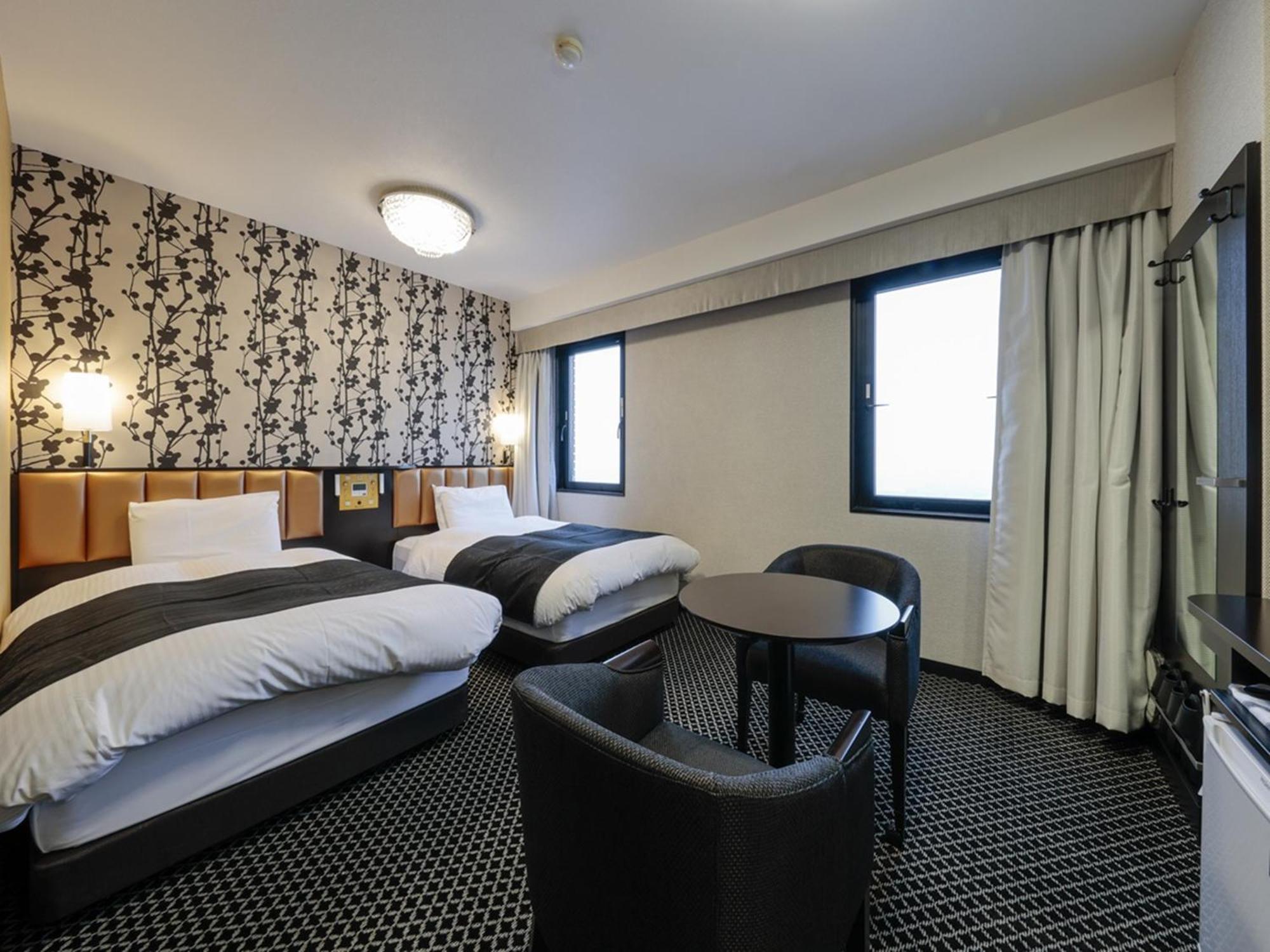 Apa Hotel Tonami Ekimae מראה חיצוני תמונה