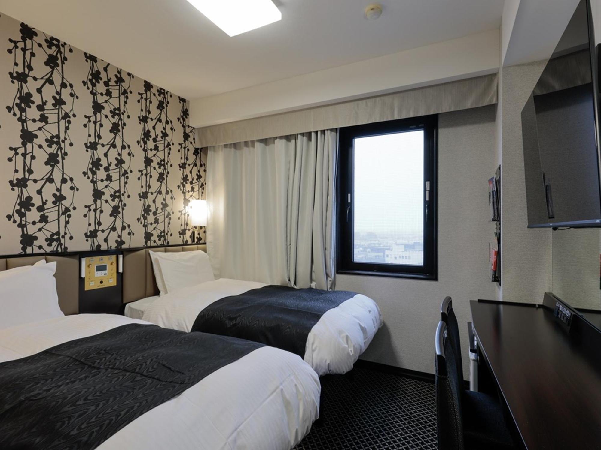 Apa Hotel Tonami Ekimae מראה חיצוני תמונה