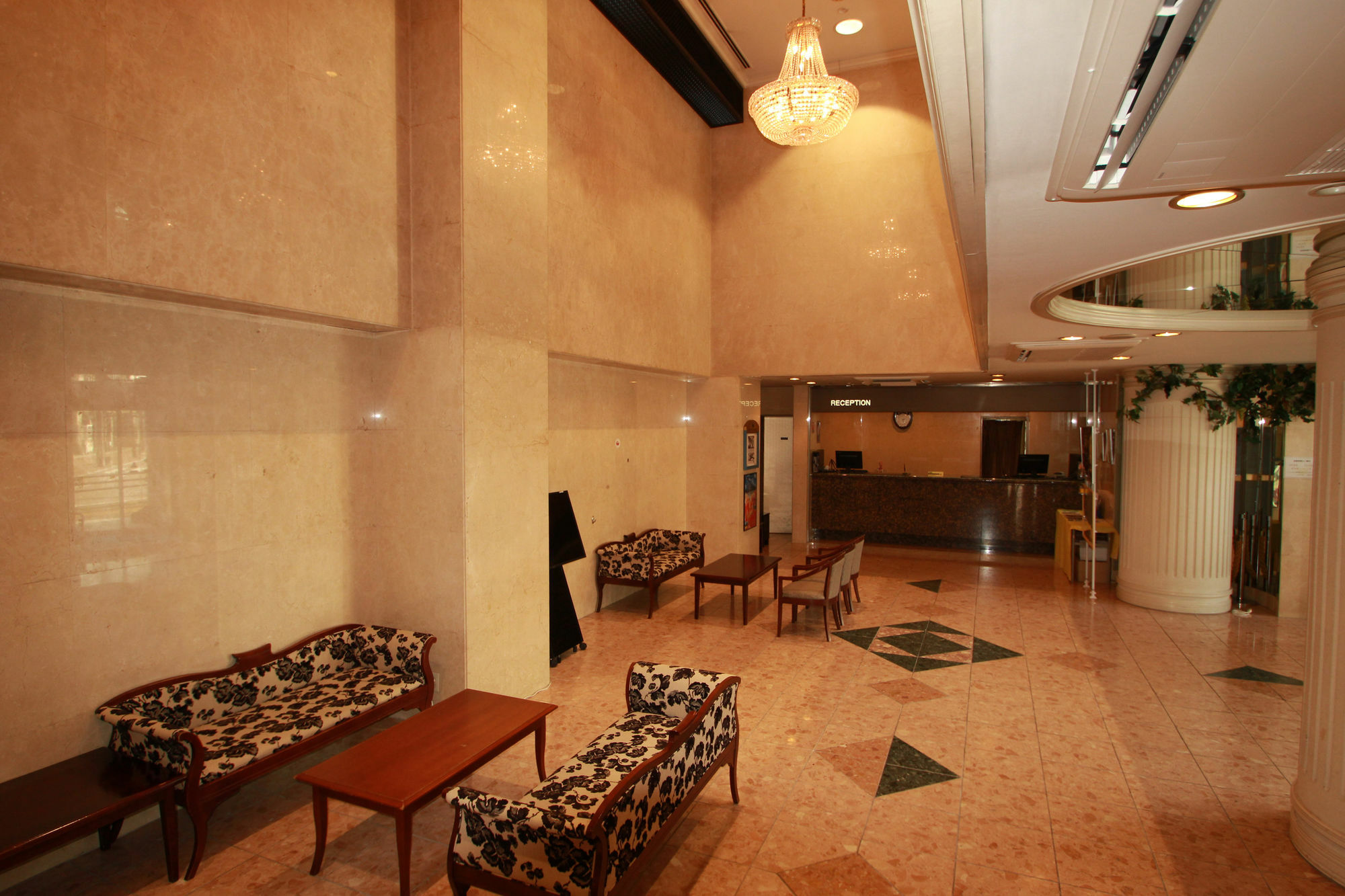 Apa Hotel Tonami Ekimae מראה חיצוני תמונה